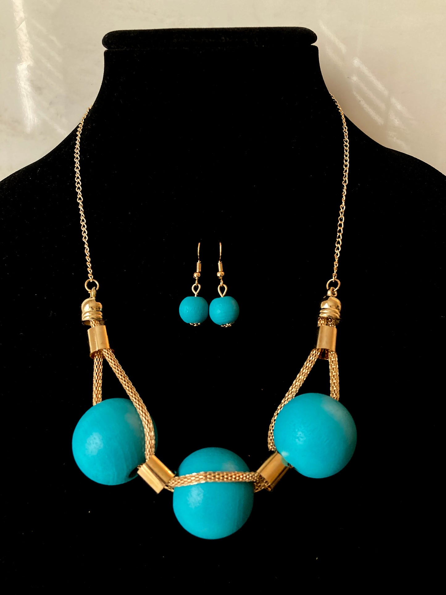 Center Of Attention Necklace Set